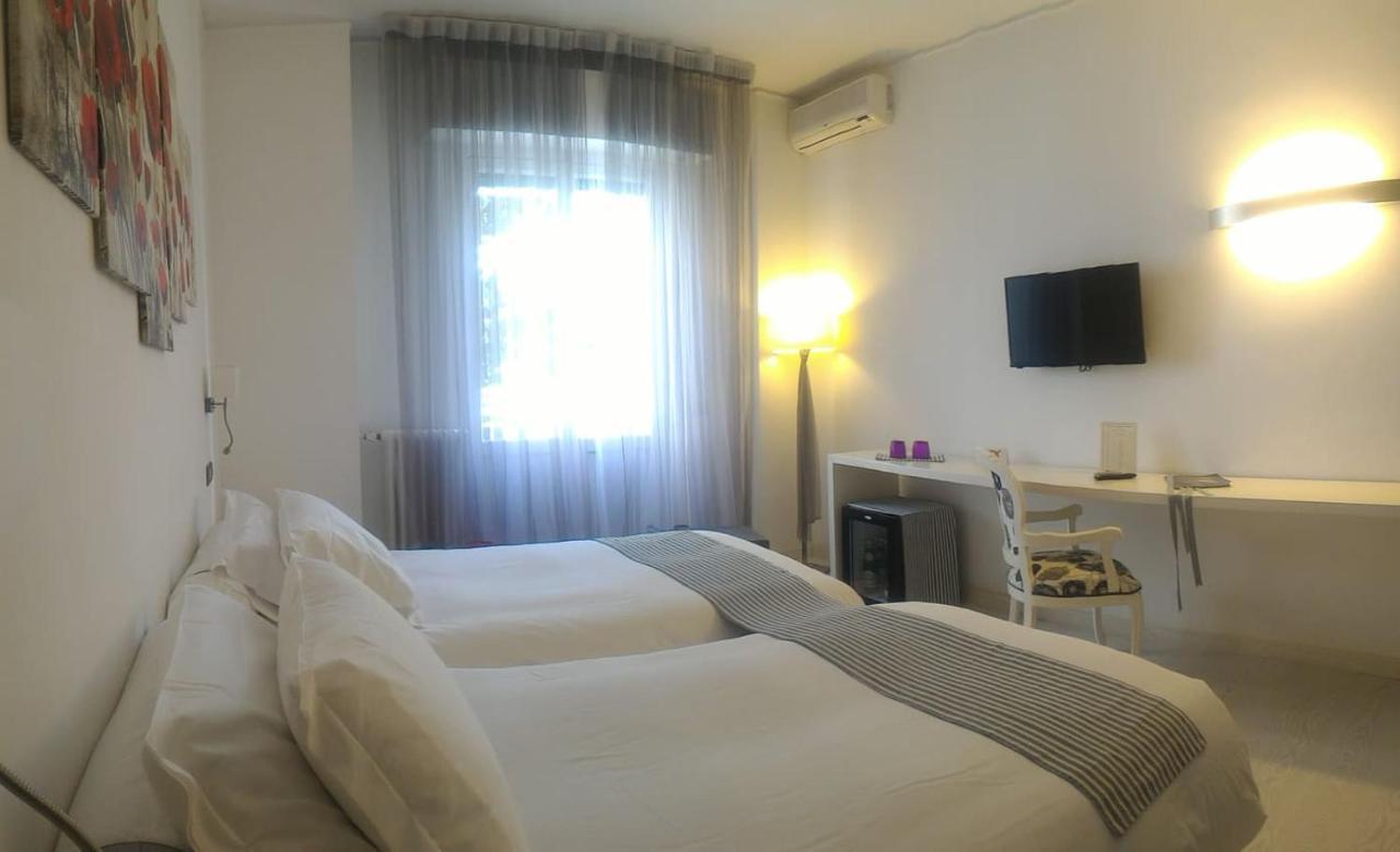 Hotel Eveline Portosole 4*