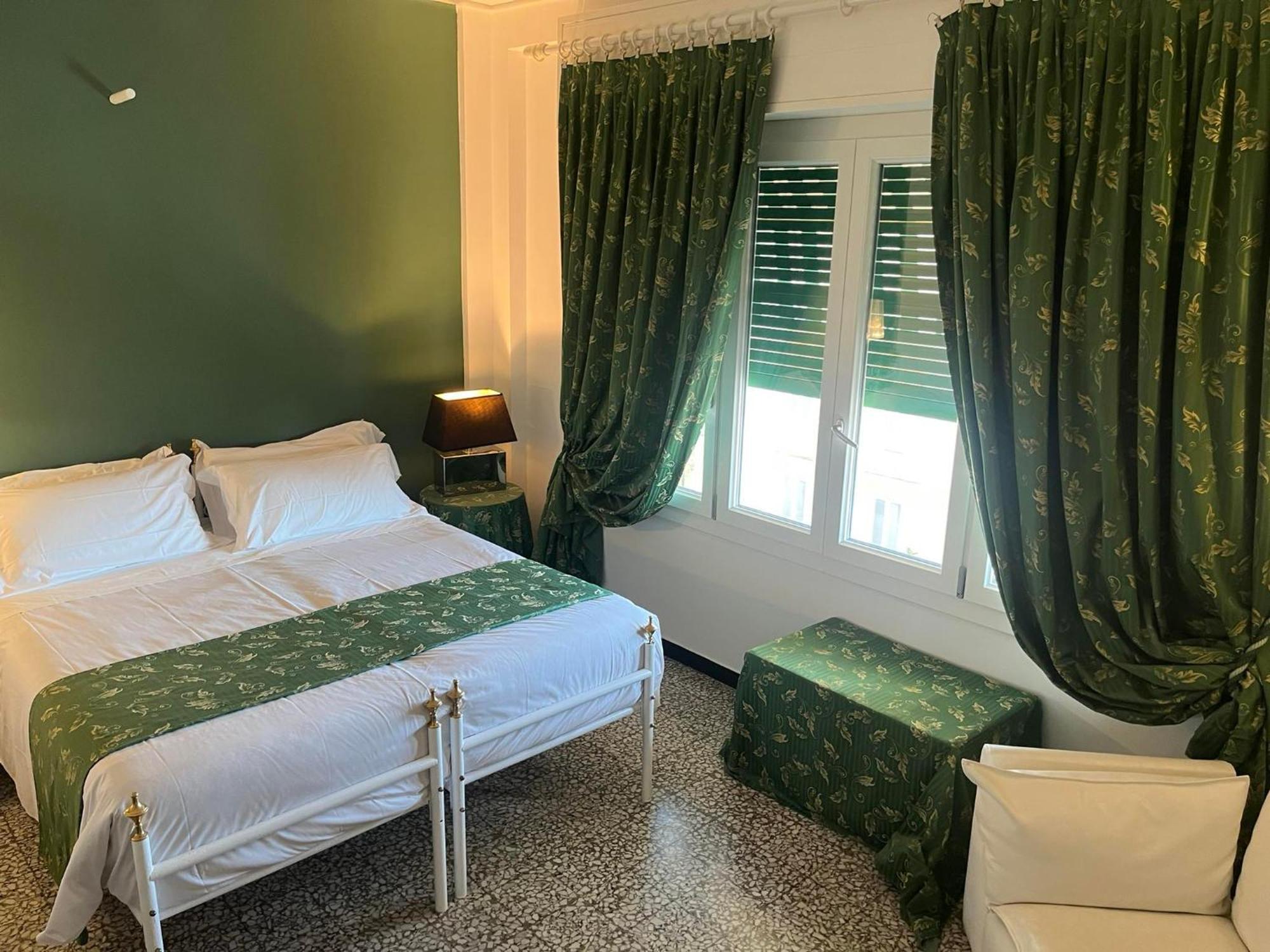 Eveline Portosole Hotel