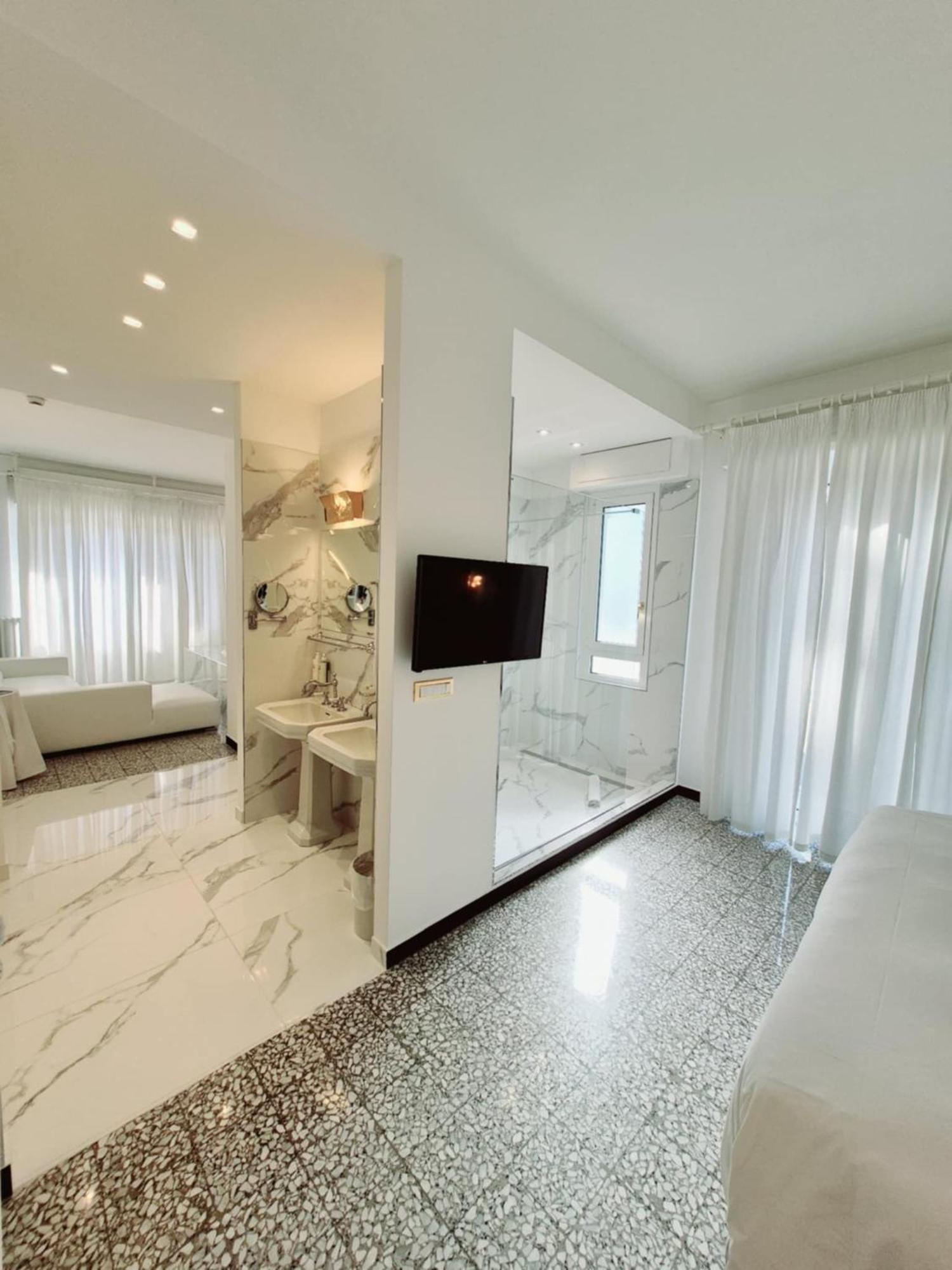 Hotel Eveline Portosole